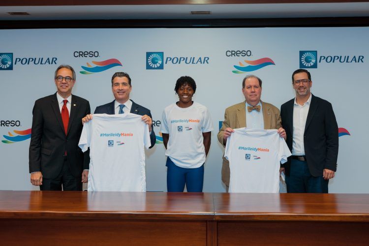 Banco Popular firma a medallista olímpica Marileidy Paulino