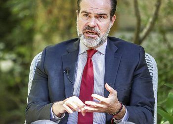 Correo anónimo acusa al Presidente BID de malversación