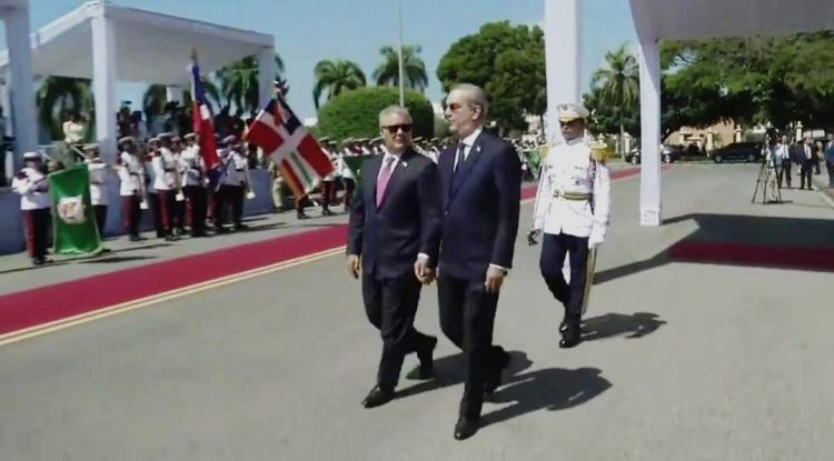 Abinader recibe al presidente de Colombia Iván Duque