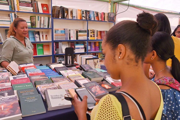 Feria del libro, zona colonial