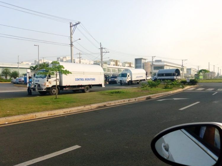 Ciudad Juan Bosch amanece militarizada tras agresión de haitianos a Migración