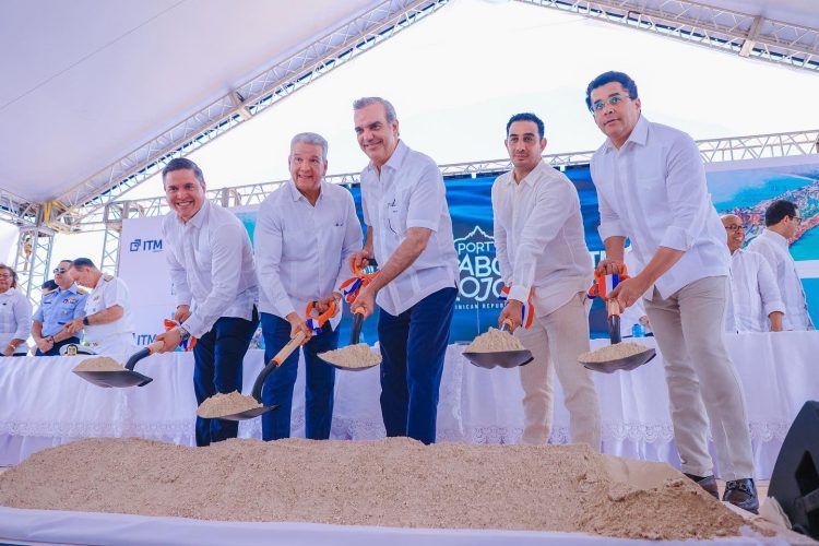Abinader inicia obras turísticas en Pedernales