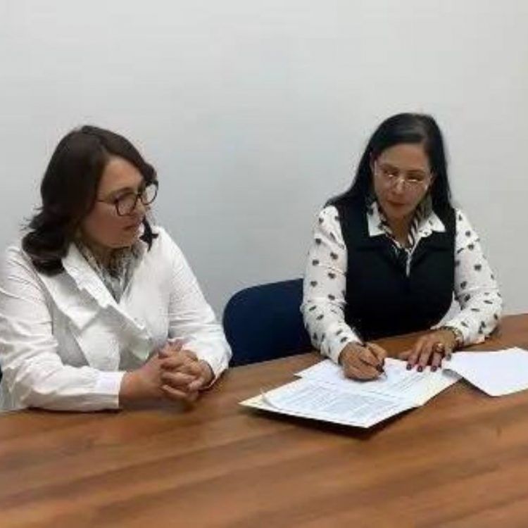 ACROARTE renueva convenio migratorio en beneficio de miembros