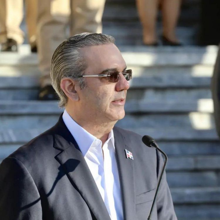 Abinader llama a imitar transparencia de Peña Gomez 