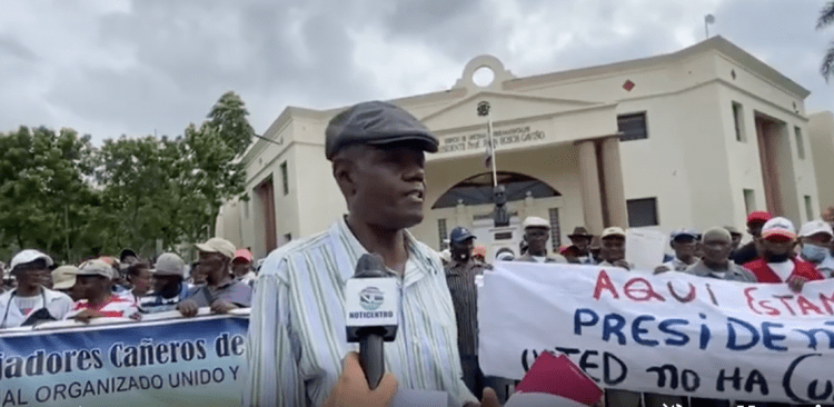 Cañeros exigen Pensión frente al Palacio Nacional