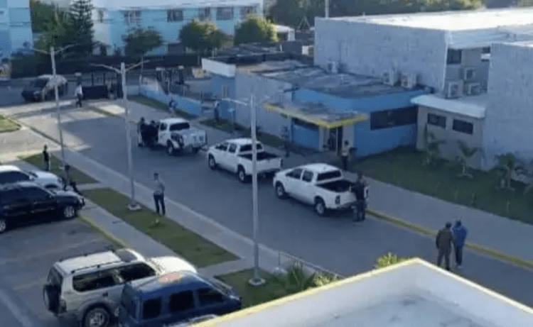 Militarizan hospital San Juan tras conflicto administración-funcionarios