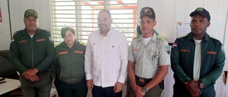 Defensor del Pueblo visita DIGESETT de Constanza