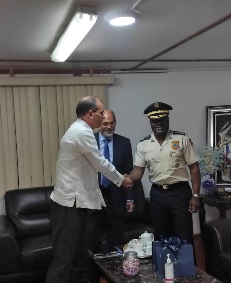 Director interino PN-Haití se reúne con autoridades RD
