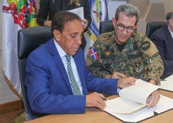 FF.AA. firma acuerdo con Clínicas Cruz Jiminián y Oftalmológica en SD