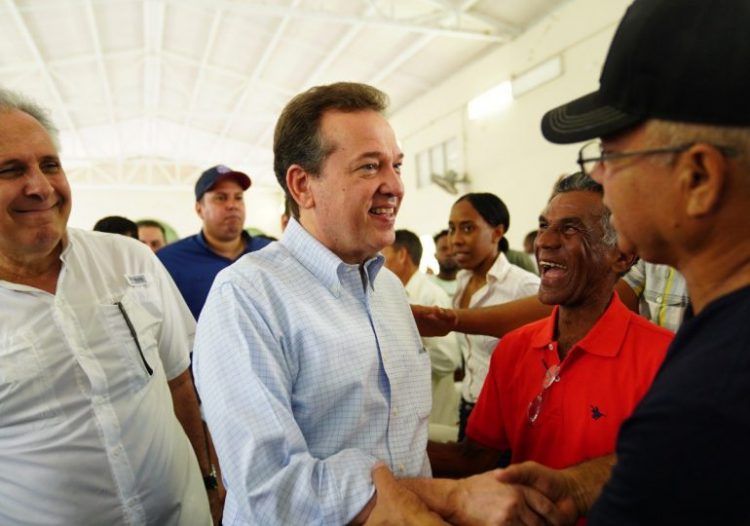 Ito Bisonó anuncia subsidio al pollo en gobierno provincial