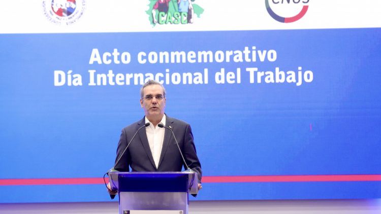 Luis Abinader felicita a los trabajadores en su día