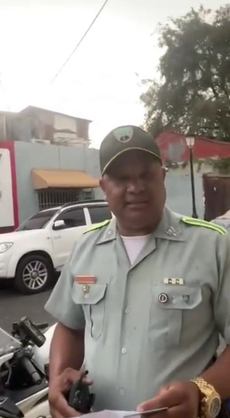 “Me tienen harto”, dice hombre a Digesett pese a tener papeles al día