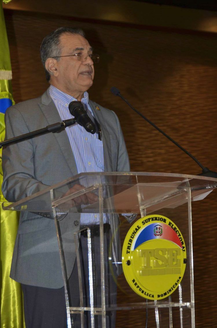 No hay democracia sin periodismo, dice presidente de TSE