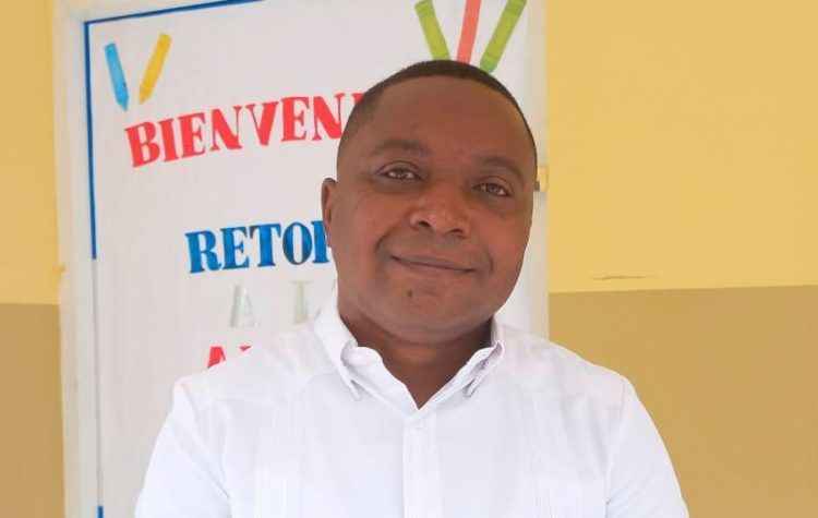 Presidente ADP que falsificó título es arrestado