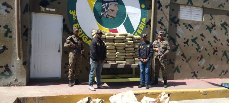 Presuntos narcotraficantes hieren soldado en San Juan