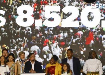 Sin definir cómo ni hacia dónde, Colombia vota por el cambio