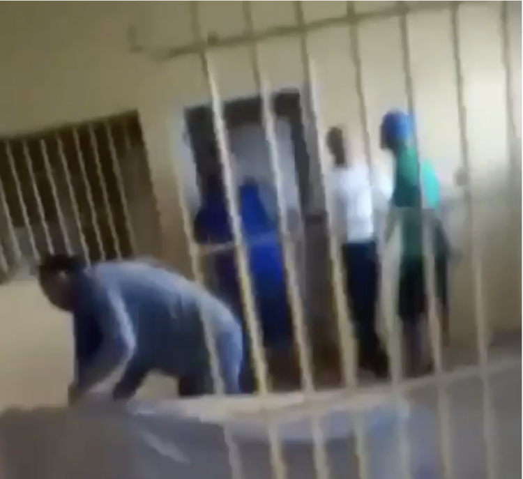 ¡Grabados en video! Privados de libertad secuestran director penal La Vega