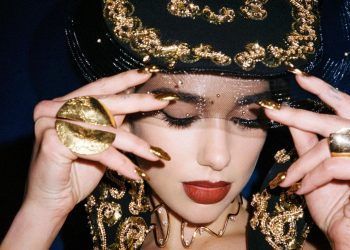 Dua Lipa disfrutando al ritmo del “Tukuntazo” dembow dominicano