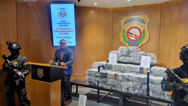 DNCD incauta 237 paquetes de drogas en SPM; coronel ERD está involucrado