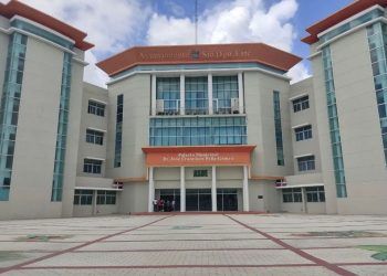 ASDE cancela empleados que golpearon envejeciente por lanzar basura