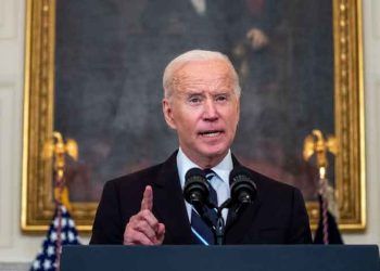 Biden pide "Prohibir" ventas de armas de asalto a civiles