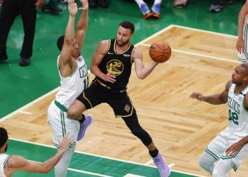 Warriors cobran venganza derrotando a los Celtics 107-97