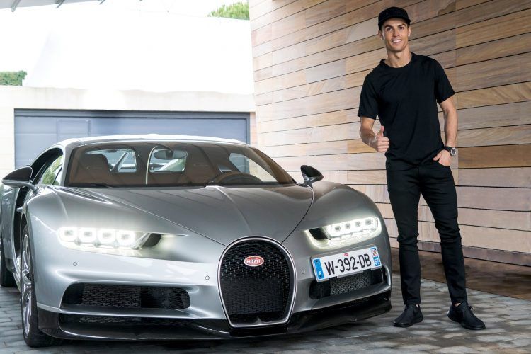 Chocan Bugatti de Cristiano Ronaldo valorado en 2 millones de euros