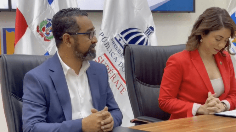 Defensa Civil y Supérate  firman acuerdo para favorecer comunidades vulnerables