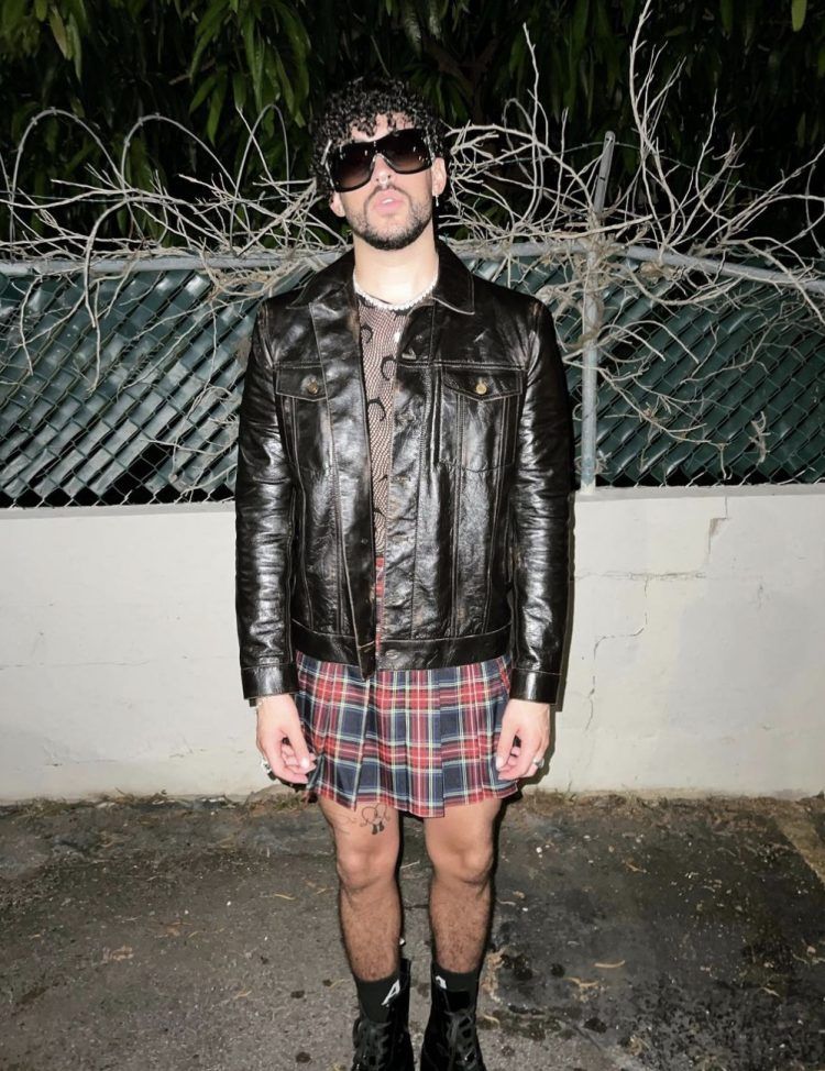 El peculiar atuendo de Bad Bunny para cantar "Andrea"
