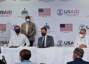 RD y Estados Unidos firman acuerdo para cooperar en el sector azucarero