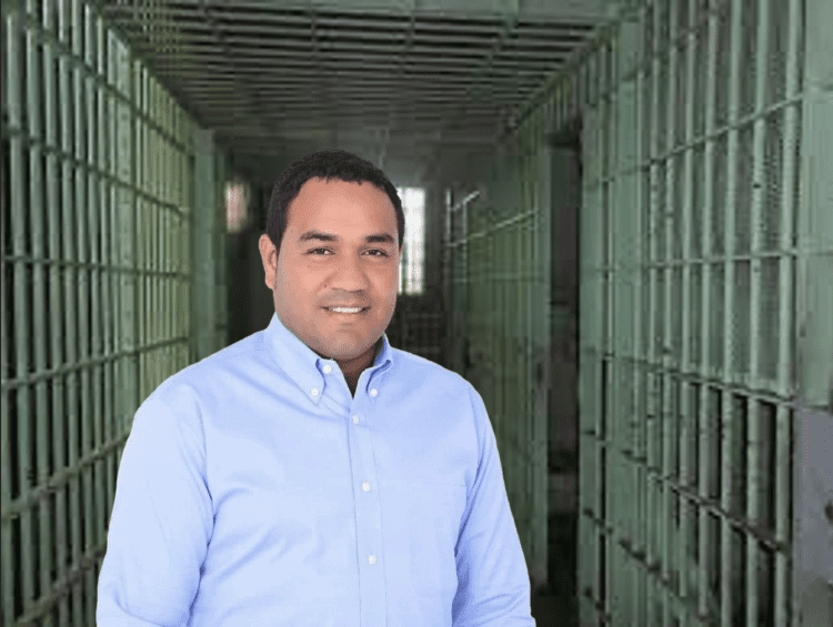 Tras un mes de dictarle prisión, liberan regidor acusado de abuso sexual a menor