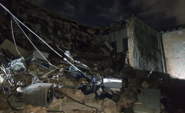 Se desploma estructura del Colegio de Ingenieros