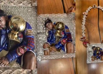 Anuel y Toxic Crow en “chequeo“ de prendas