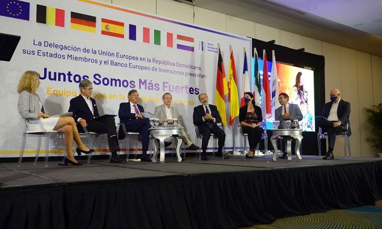 Unión Europea entrega equipos de alta tecnología para combatir el crimen en RD