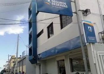 Arrasan con valija de sucursal bancaria en La Romana 