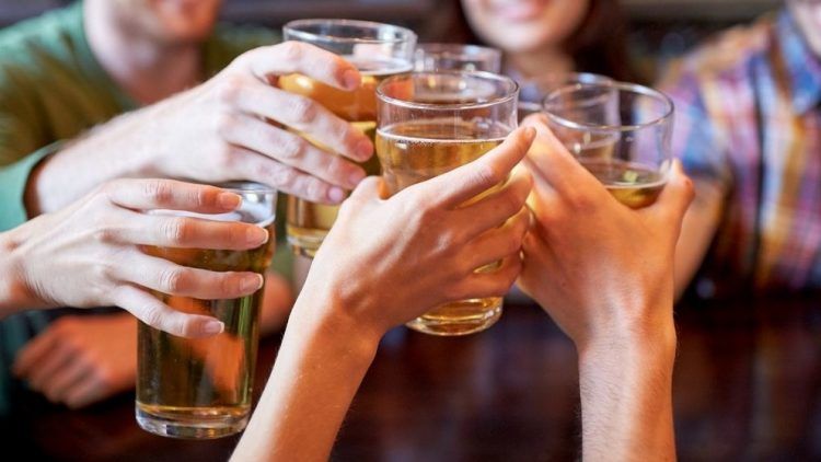 Beber una cerveza al día es bueno para la salud, según los expertos