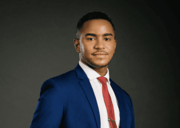 Alcides Nova, Perfil Financiero