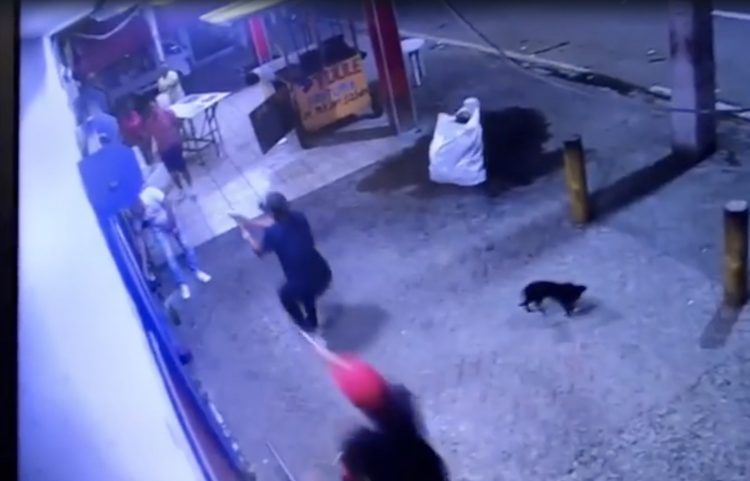 Delincuentes retornan a negocio que atracaron en Villa Mella y matan cliente