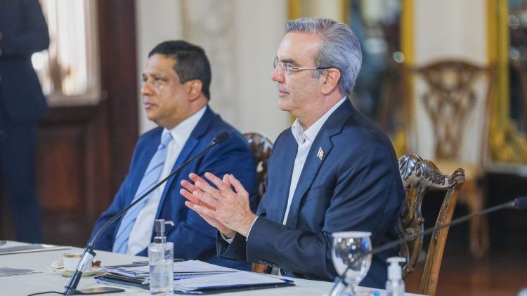 Abinader emite Decreto 31-22 a favor de Mipymes Industriales