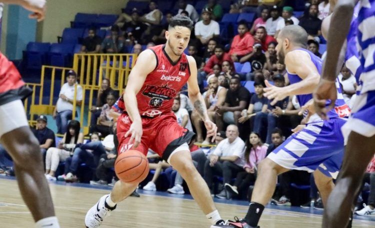 Los Leones vencen a los Marines con 110-105