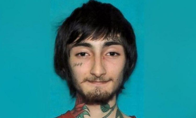 Presentan 7 cargos de asesinato contra sospechoso de tiroteo en Illinois