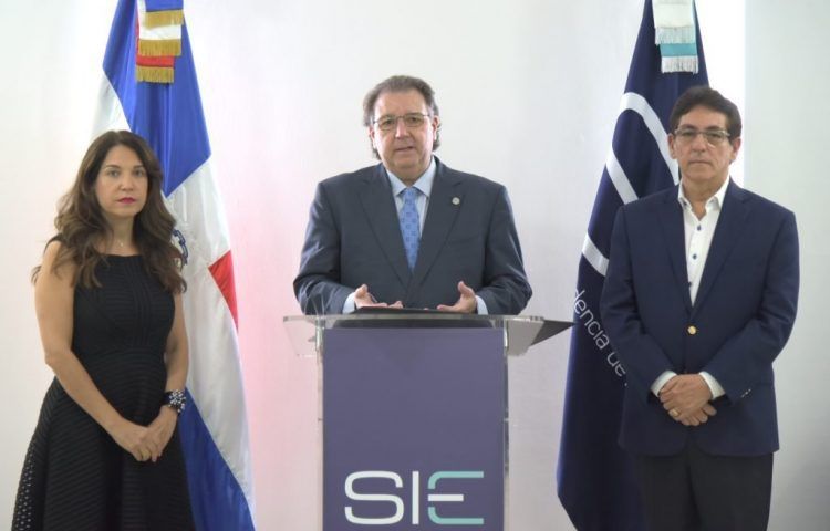 Superintendencia de electricidad deja sin efecto aumento salarial