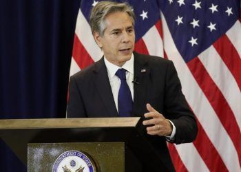 Estados Unidos acusa a 60 funcionarios corruptos 