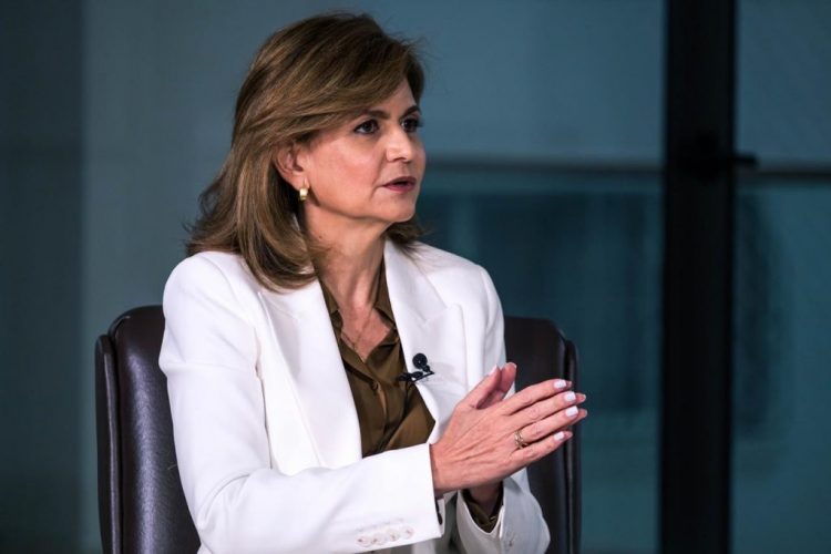 Vicepresidenta dice gobierno “no es mango“ para resolver situaciones difíciles