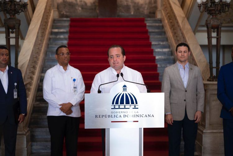 Luego de 75 años títulos del Palacio Nacional llegan a manos del gobierno