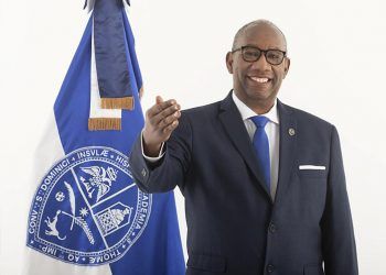 Editrudis Beltrán es juramentado como nuevo rector de la UASD