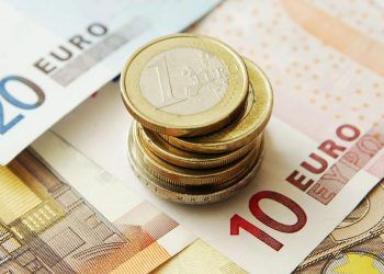 Precio del euro supera al dólar tras escasez de empleos en EE.UU.