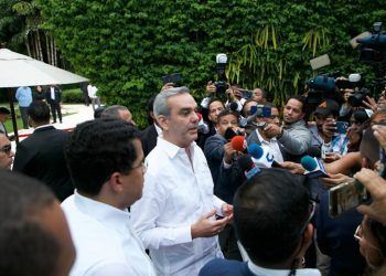 Abinader: “No estamos conformes con el aumento de salarios de ministros”