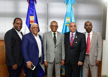 Dirigentes PRM visitan directivo de Migración