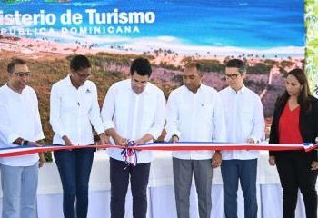 Ministerio de Turismo inaugura obras en playa Macao